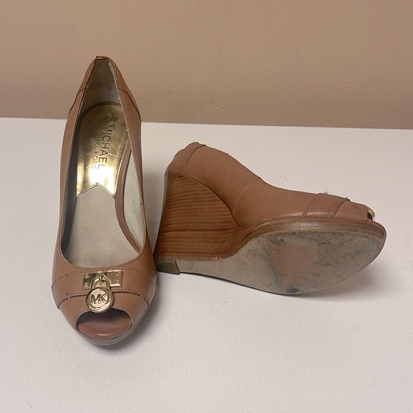 Michael Kors - Picture 2 of 4